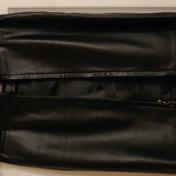 Genuine leather double zipper skirt. - Picture 2 of 4